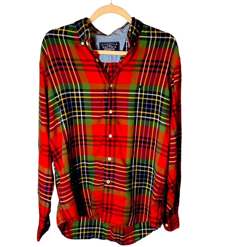 Nautica tartan plaid size M men’s button down